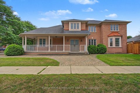 Photo 2 at 20 Fern Avenue, Langstaff, Richmond Hill