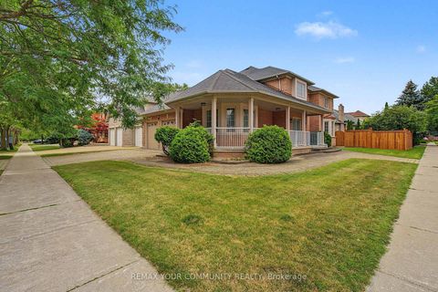 Photo 4 at 20 Fern Avenue, Langstaff, Richmond Hill