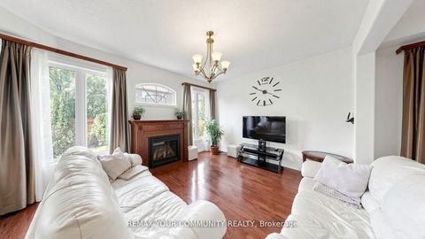 Photo 4 at 6 Homerton Avenue, Oak Ridges, Richmond Hill