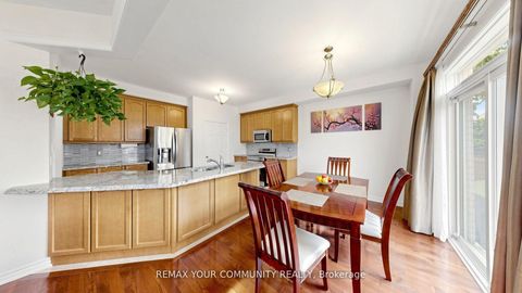 Photo 6 at 6 Homerton Avenue, Oak Ridges, Richmond Hill