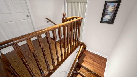 Photo 15 at 6 Homerton Avenue, Oak Ridges, Richmond Hill