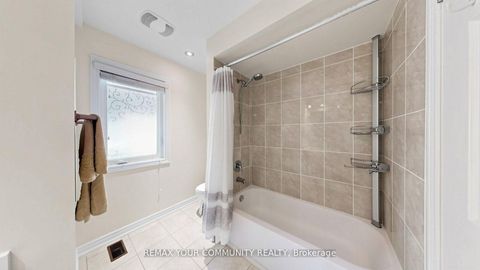 Photo 36 at 6 Homerton Avenue, Oak Ridges, Richmond Hill