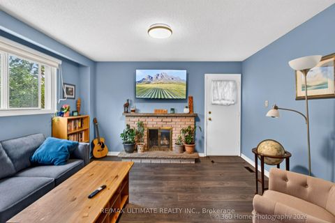 Photo 2 at 146 Beaverbrook Court, Rouge E10, Toronto