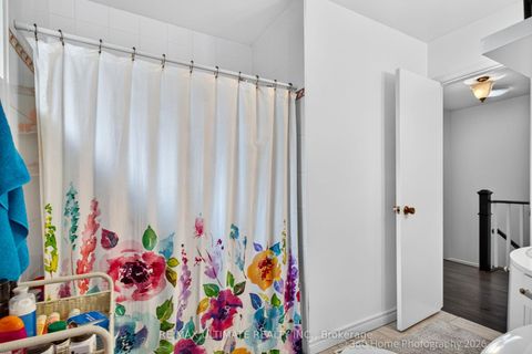 Photo 17 at 146 Beaverbrook Court, Rouge E10, Toronto