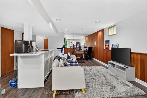 Photo 19 at 146 Beaverbrook Court, Rouge E10, Toronto