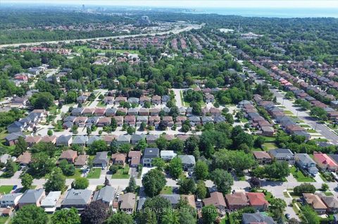 Photo 32 at 30 Scarboro Avenue, Highland Creek, Toronto