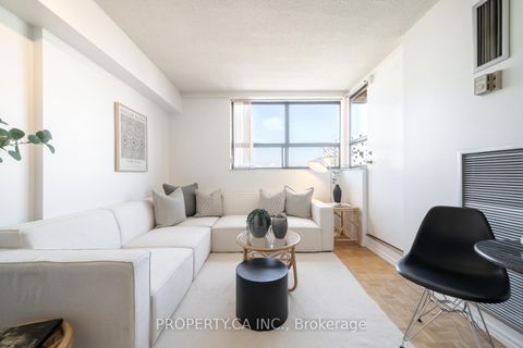 Photo 3 at 914 - 80 St Patrick Street, Chinatown, Toronto