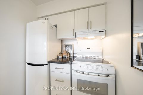 Photo 16 at 914 - 80 St Patrick Street, Chinatown, Toronto