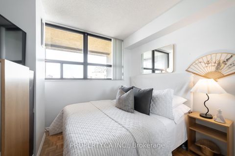 Photo 19 at 914 - 80 St Patrick Street, Chinatown, Toronto