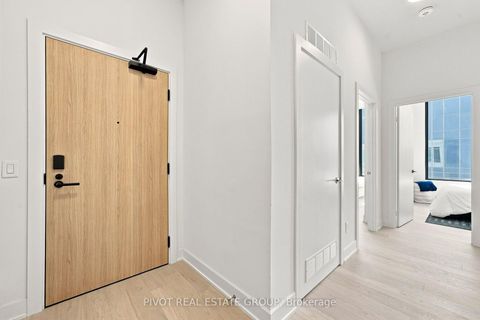 Photo 1 at 4502 - 15 Mercer Street, Waterfront Communities C1, Toronto
