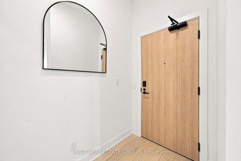 Photo 2 at 4502 - 15 Mercer Street, Waterfront Communities C1, Toronto