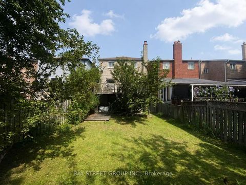 Photo 3 at 304 Charlton Avenue, Brownridge, Vaughan