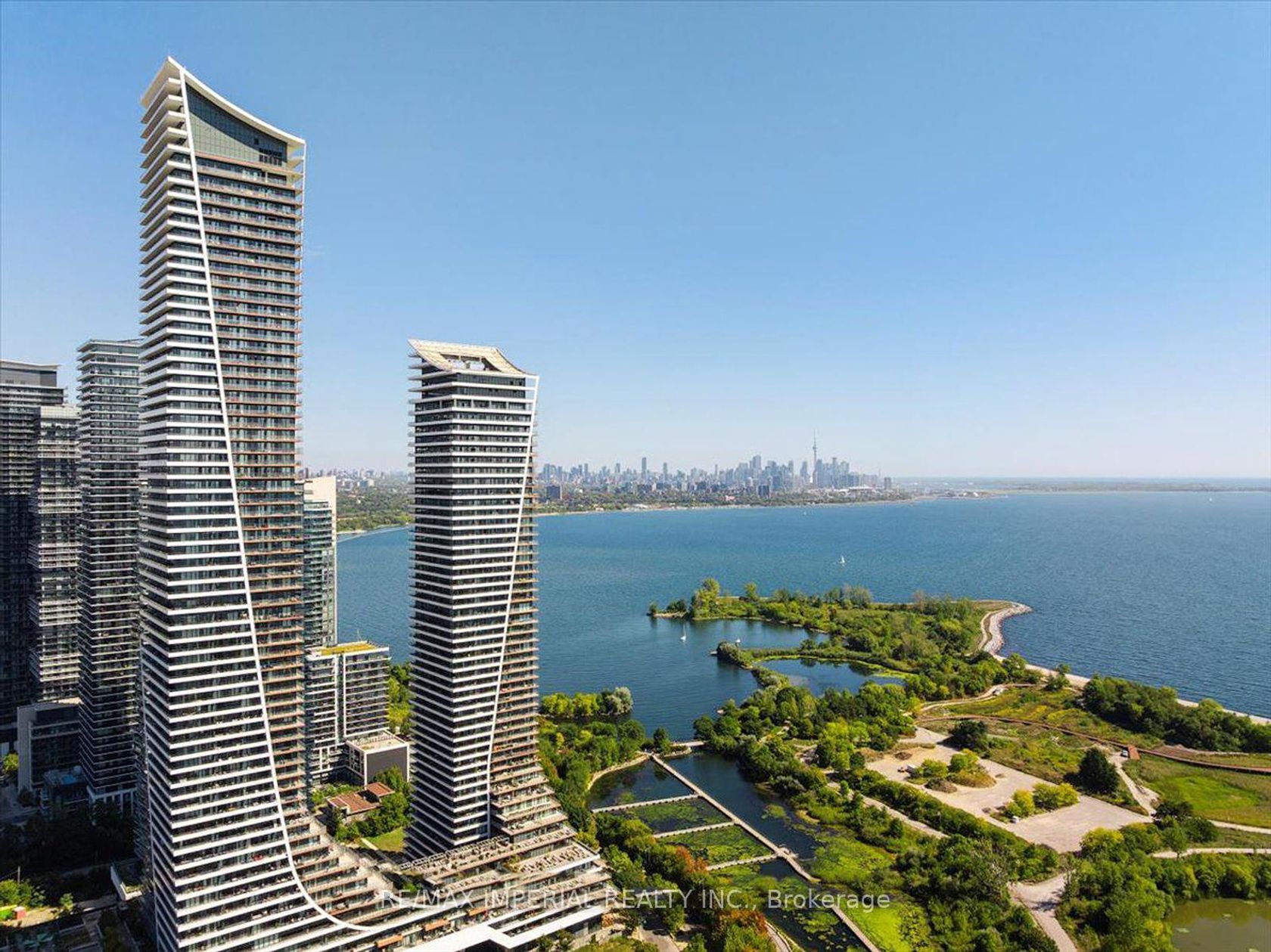 2007 - 20 Shore Breeze Drive, Mimico, Toronto photo number 2