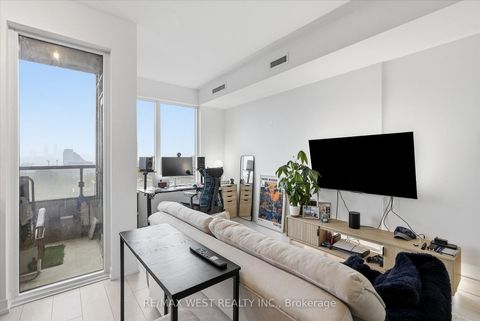 Photo 5 at 819 - 270 Dufferin Street, South Parkdale, Toronto
