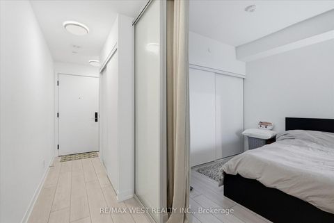 Photo 13 at 819 - 270 Dufferin Street, South Parkdale, Toronto