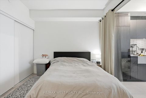 Photo 15 at 819 - 270 Dufferin Street, South Parkdale, Toronto
