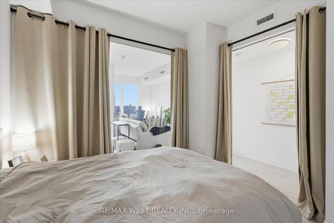 Photo 18 at 819 - 270 Dufferin Street, South Parkdale, Toronto