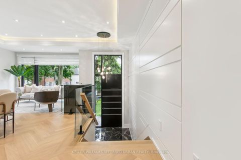 Photo 2 at 12 Otter Crescent, Nortown, Toronto