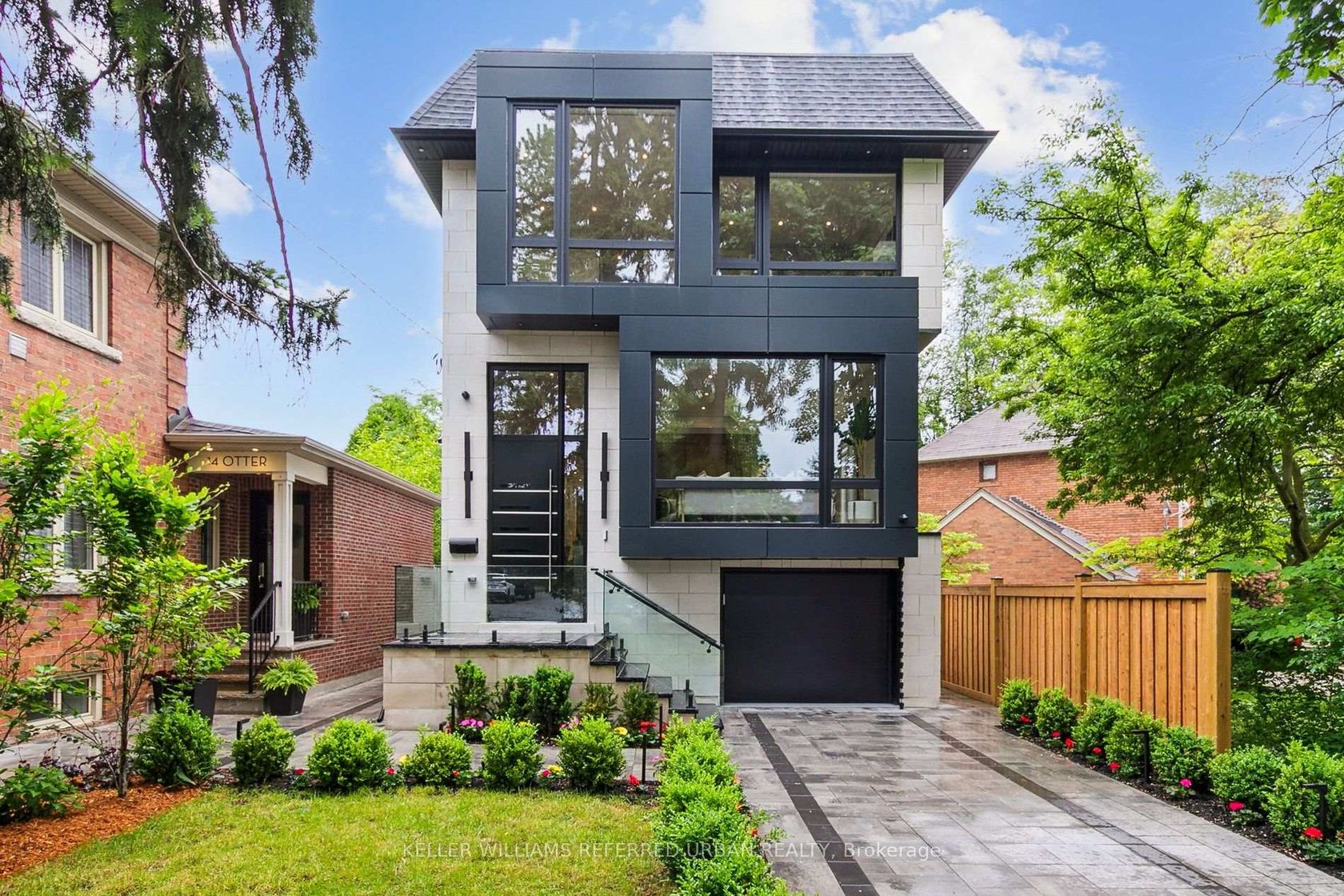 12 Otter Crescent, Nortown, Toronto photo number 2