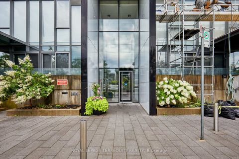 Photo 1 at 702 - 32 Trolley Crescent, Moss Park, Toronto