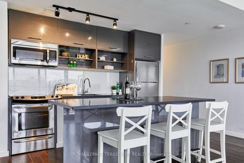 Photo 6 at 702 - 32 Trolley Crescent, Moss Park, Toronto