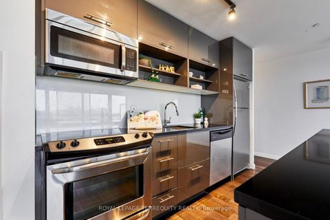 Photo 7 at 702 - 32 Trolley Crescent, Moss Park, Toronto
