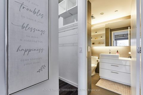 Photo 10 at 702 - 32 Trolley Crescent, Moss Park, Toronto