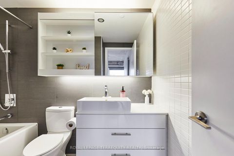 Photo 11 at 702 - 32 Trolley Crescent, Moss Park, Toronto