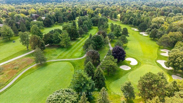Photo 2 at 21 Kings Inn Trail, Bayview Country Club Estates, Markham