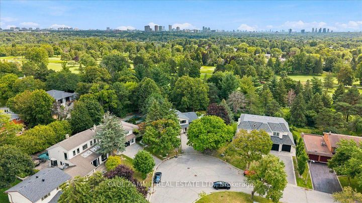 Photo 5 at 21 Kings Inn Trail, Bayview Country Club Estates, Markham
