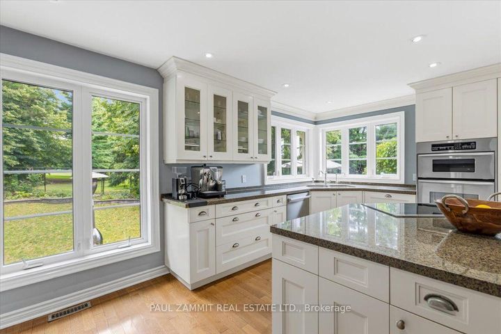 Photo 14 at 21 Kings Inn Trail, Bayview Country Club Estates, Markham