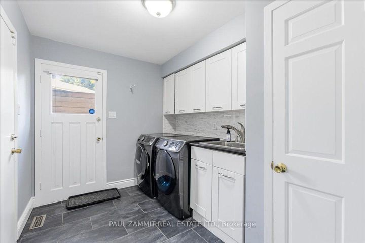 Photo 22 at 21 Kings Inn Trail, Bayview Country Club Estates, Markham