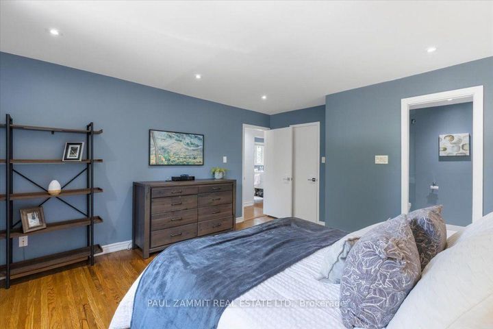 Photo 24 at 21 Kings Inn Trail, Bayview Country Club Estates, Markham