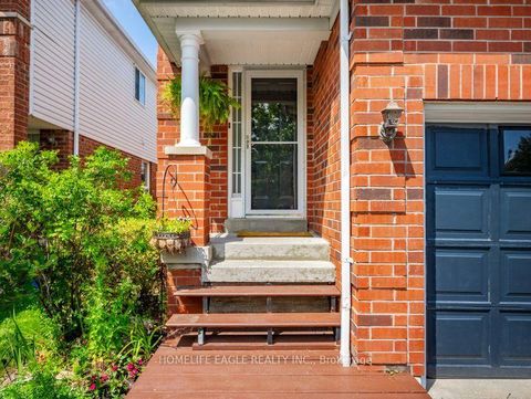 Photo 3 at 479 Heddle Crescent, Wyndham, Newmarket