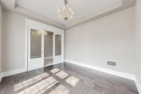 Photo 4 at 62 ridgepoint Road, Kleinburg, Vaughan