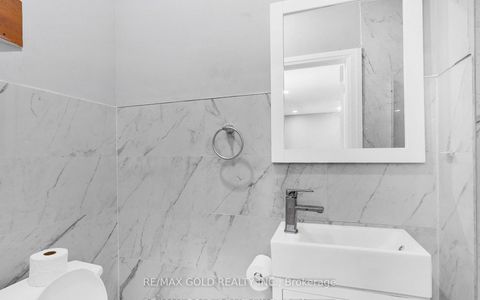 Photo 39 at 8 Fairglen Crescent, Pelmo Park W4, Toronto