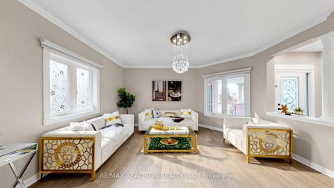 Photo 3 at 2 Rocksprings Avenue, Westbrook, Richmond Hill