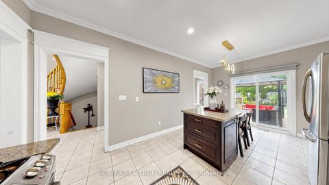 Photo 10 at 2 Rocksprings Avenue, Westbrook, Richmond Hill