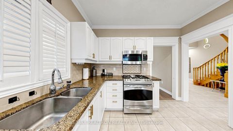Photo 11 at 2 Rocksprings Avenue, Westbrook, Richmond Hill