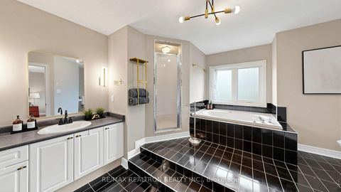 Photo 22 at 2 Rocksprings Avenue, Westbrook, Richmond Hill