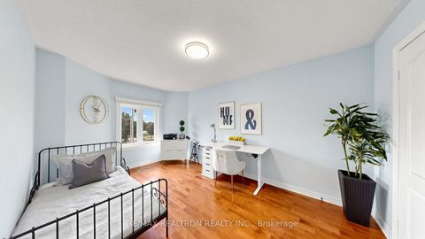 Photo 23 at 2 Rocksprings Avenue, Westbrook, Richmond Hill