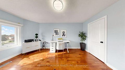 Photo 25 at 2 Rocksprings Avenue, Westbrook, Richmond Hill
