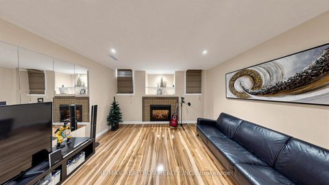 Photo 35 at 2 Rocksprings Avenue, Westbrook, Richmond Hill