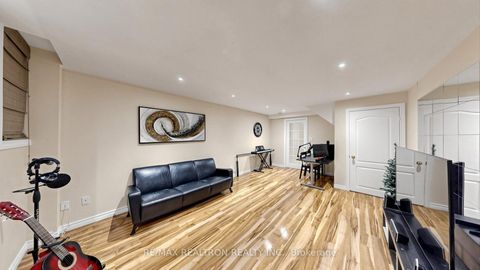 Photo 36 at 2 Rocksprings Avenue, Westbrook, Richmond Hill