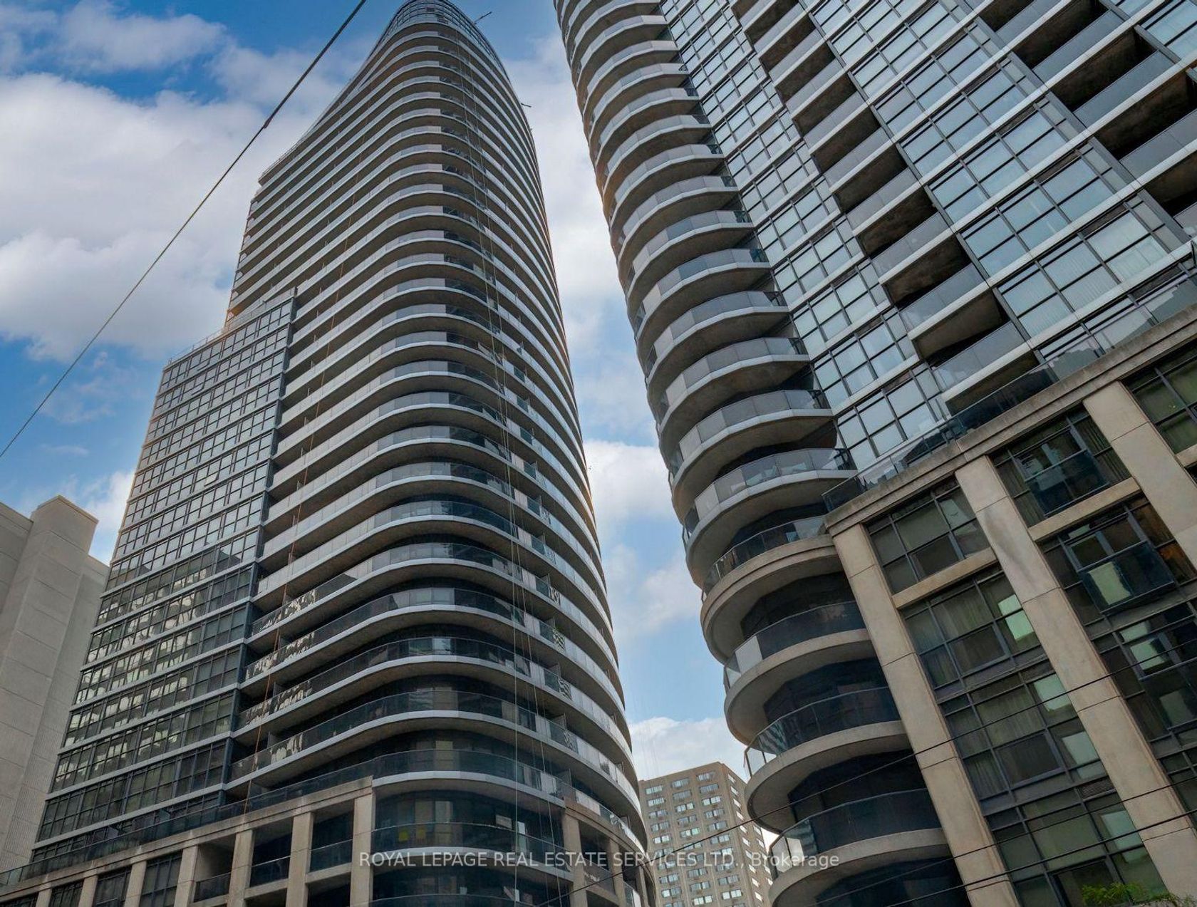 603 - 25 Carlton Street, Yonge Corridor, Toronto photo number 2
