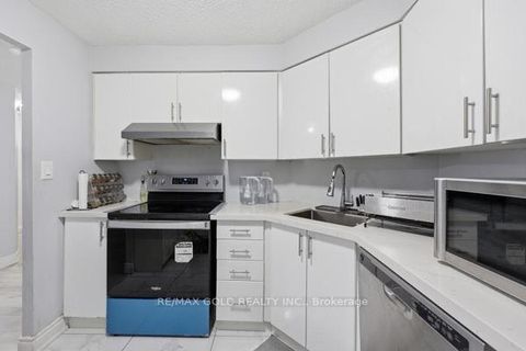 Photo 9 at ph08 - 61 Markbrook Lane, Jamestown, Toronto