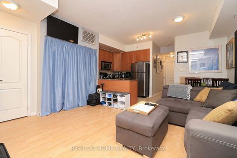 Photo 8 at 19 - 88 Carr Street, Chinatown, Toronto