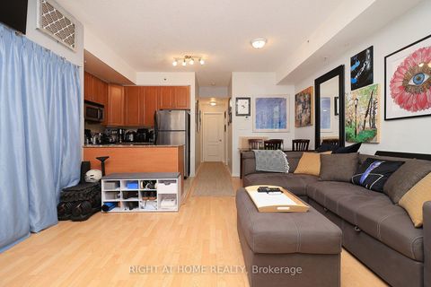 Photo 9 at 19 - 88 Carr Street, Chinatown, Toronto