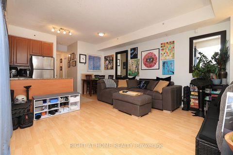 Photo 10 at 19 - 88 Carr Street, Chinatown, Toronto