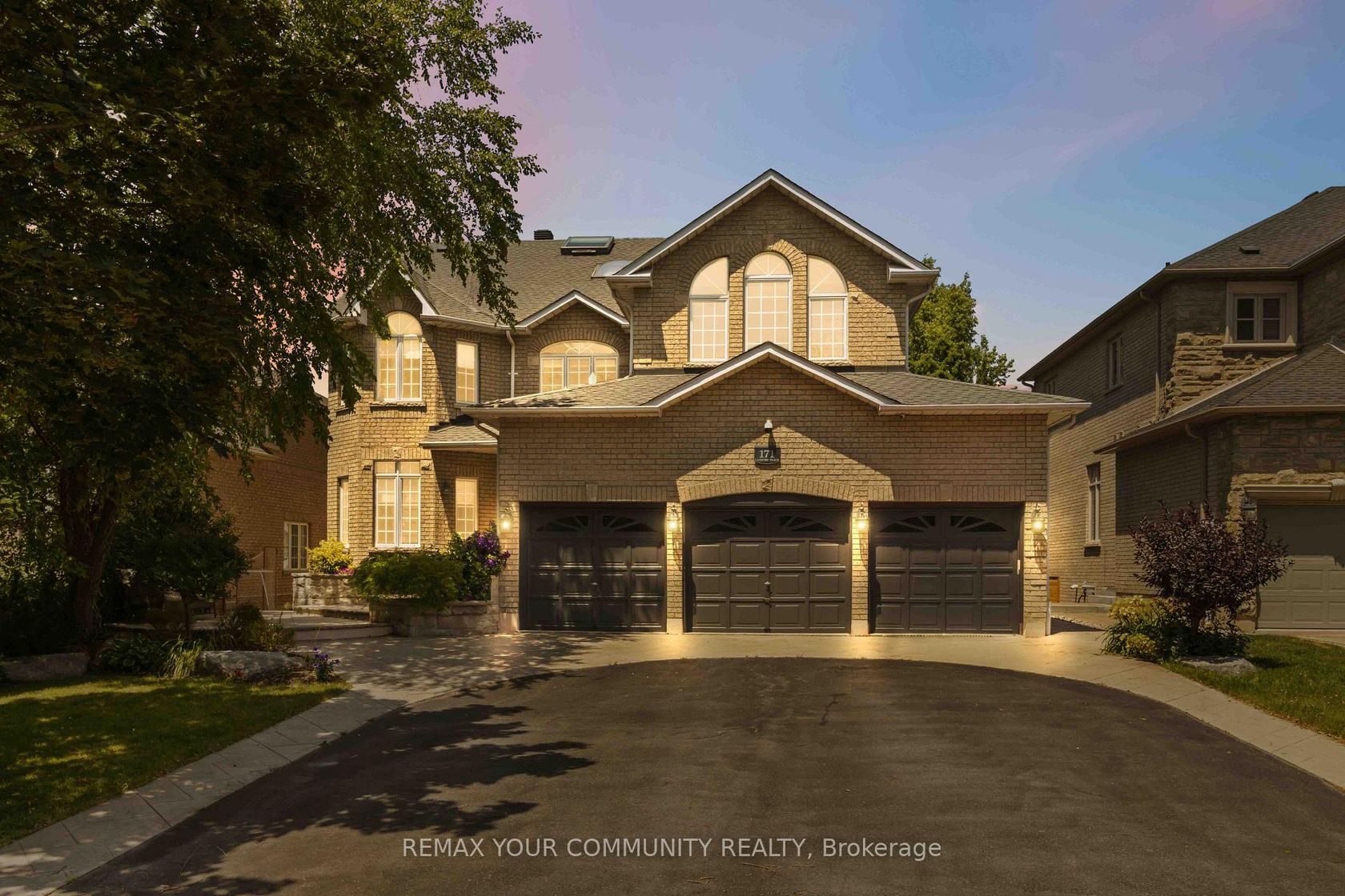 171 Langtry Place, Uplands, Vaughan photo number 2